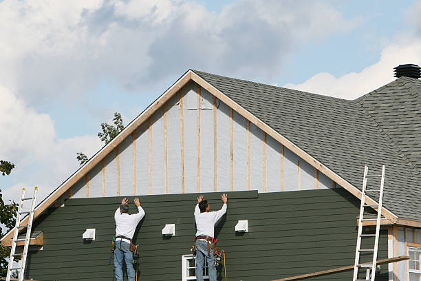 Professional Siding technician working in Perth Amboy, NJ